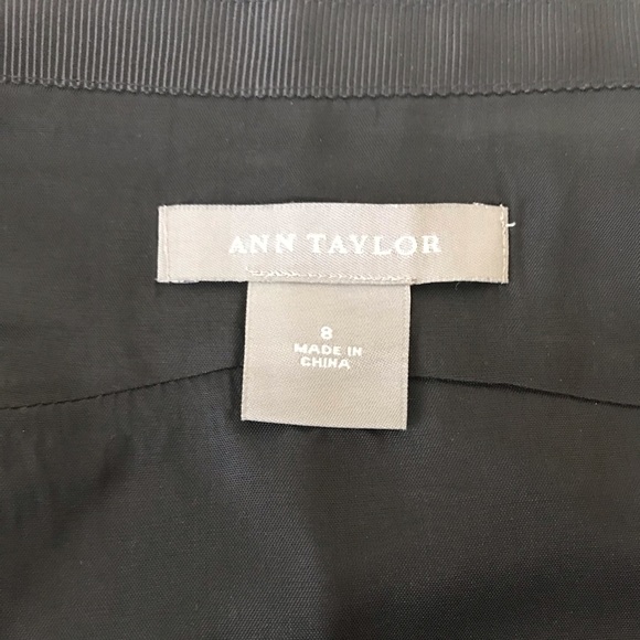 Beautiful Ann Taylor Pencil Skirt! - Picture 2 of 6